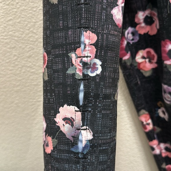 Jessica Simpson The Warmup Leggings, Floral, Large - Picture 9 of 10